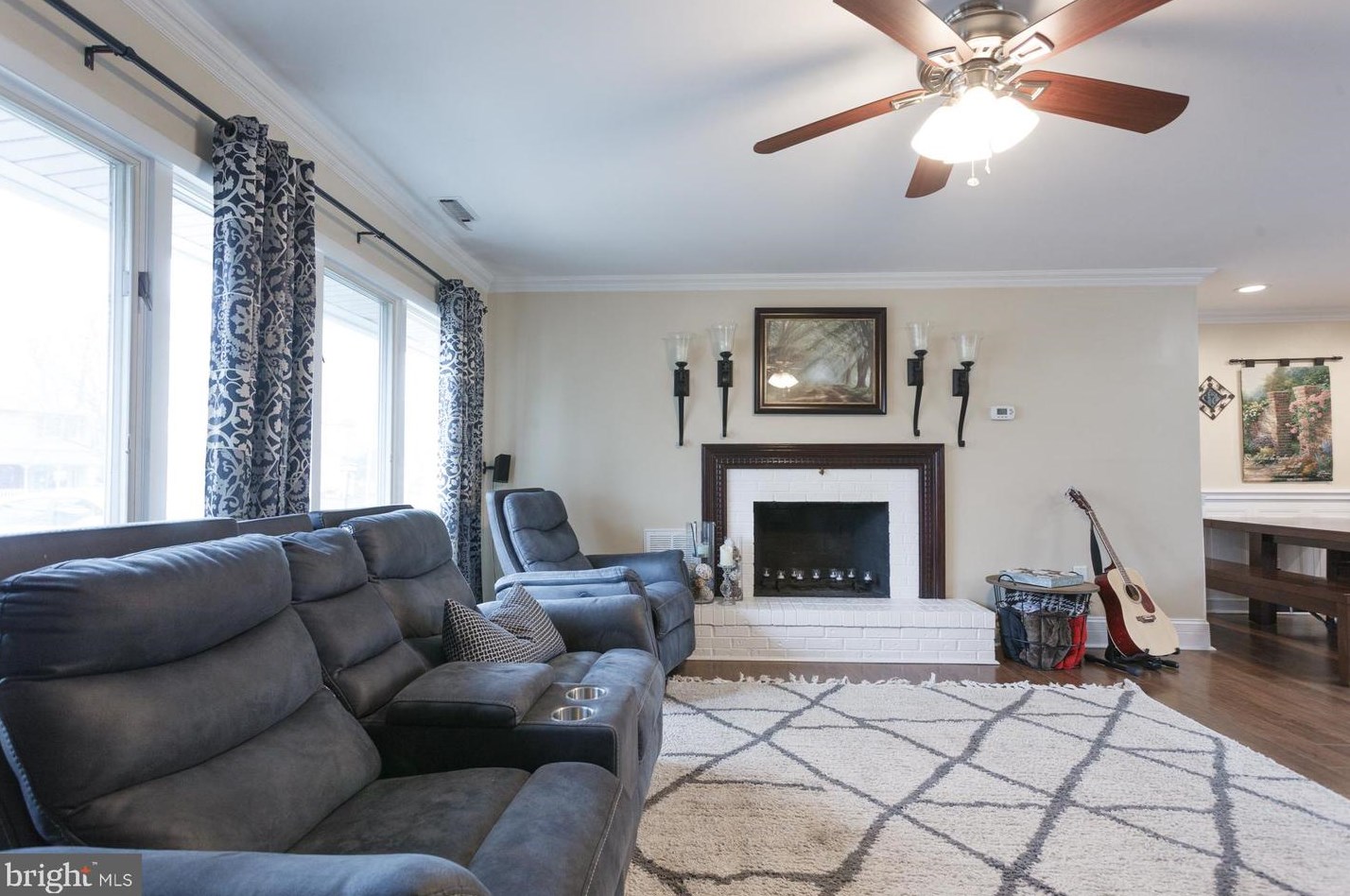 98 Plumtree Rd, Levittown, PA 19056-3523