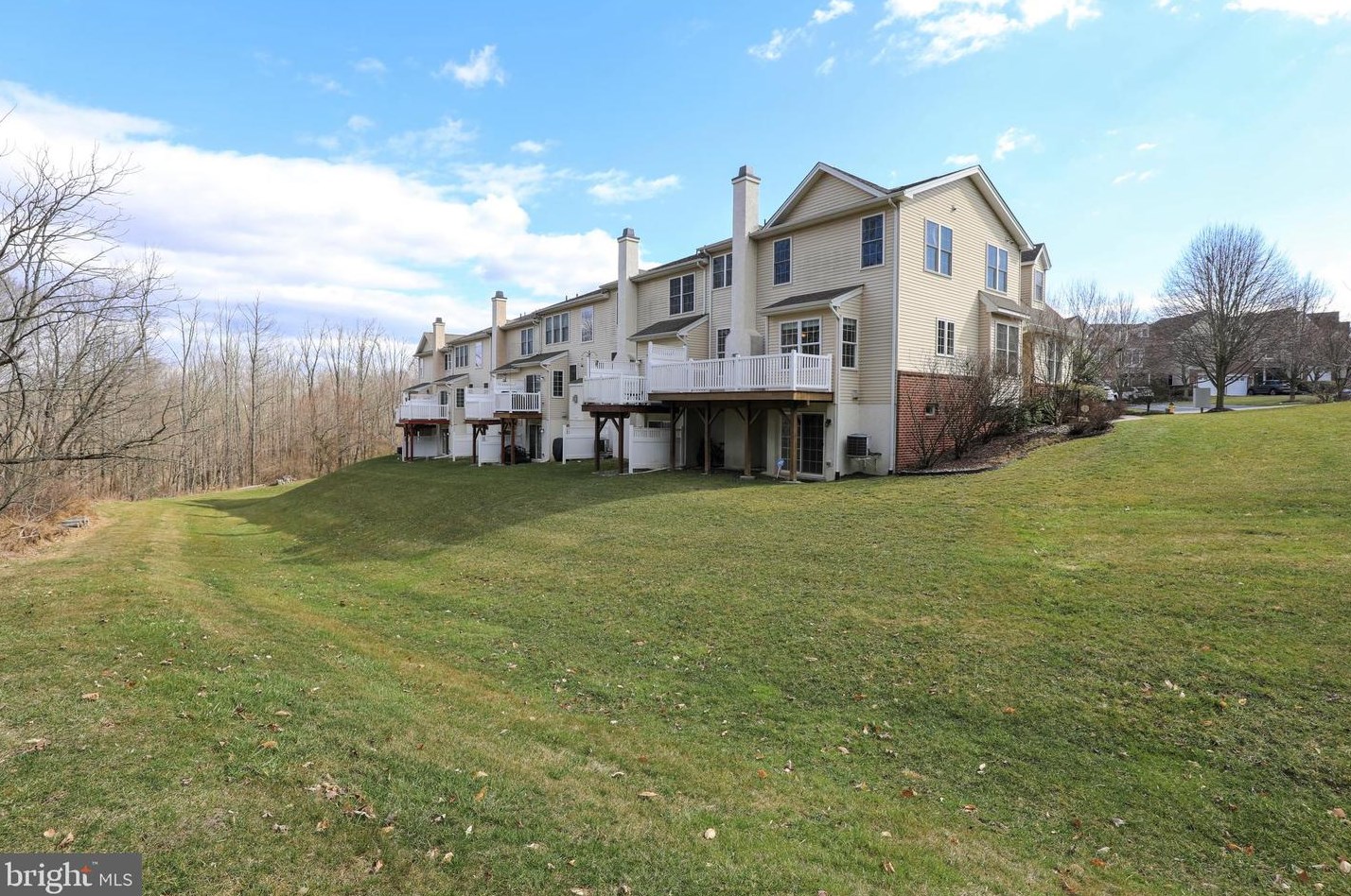 2402 Whittmore St, Furlong, PA 18925-1500