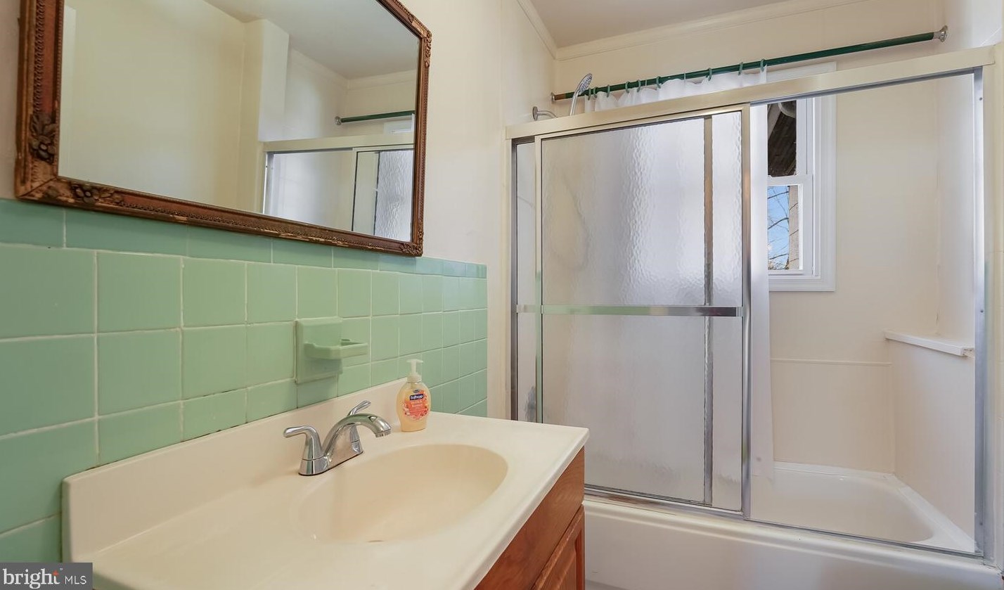 428 Maple Ave, Langhorne PA  19047-2726 exterior