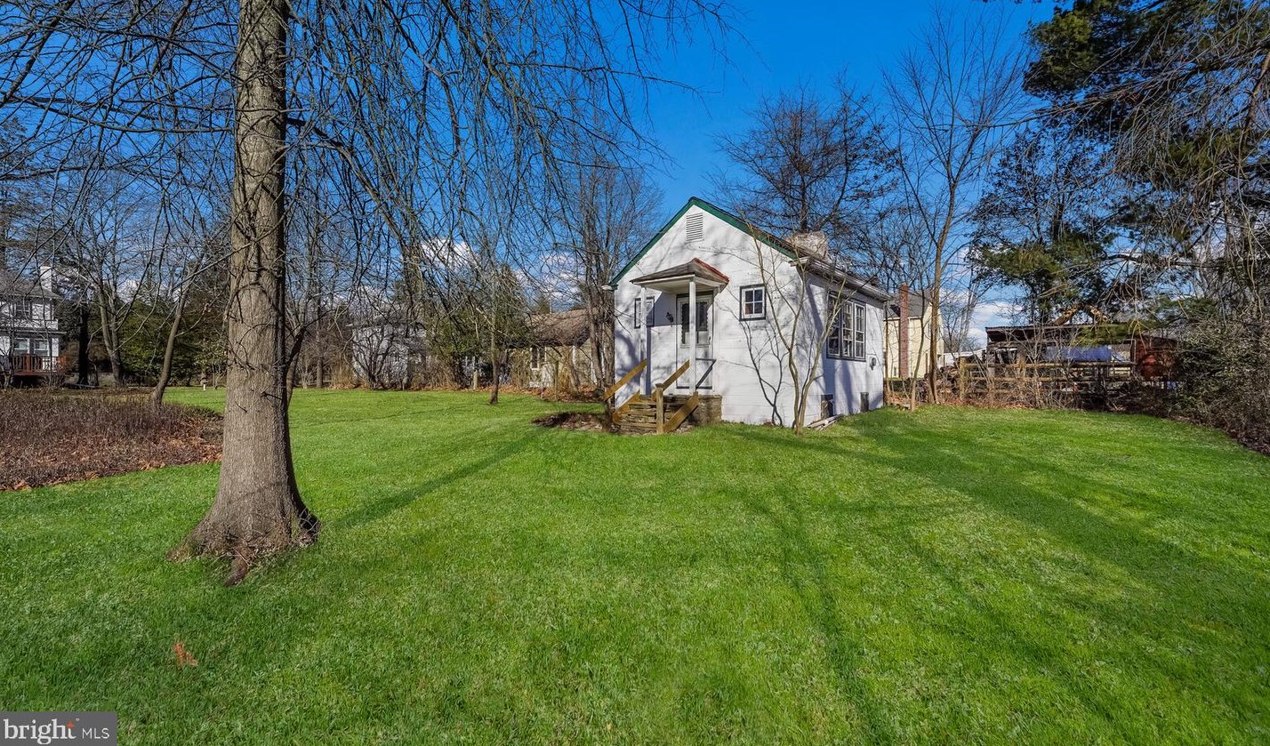 428 Maple Ave, Langhorne PA  19047-2726 exterior