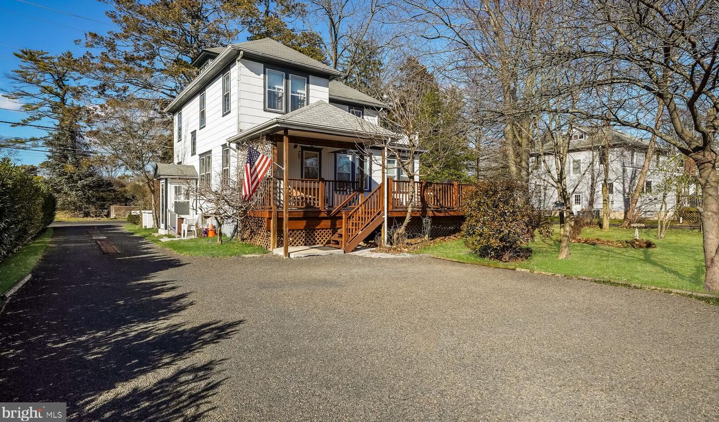428 Maple Ave, Langhorne, PA 19047-2726