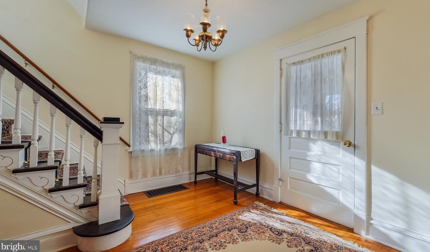 428 Maple Ave, Langhorne PA  19047-2726 exterior