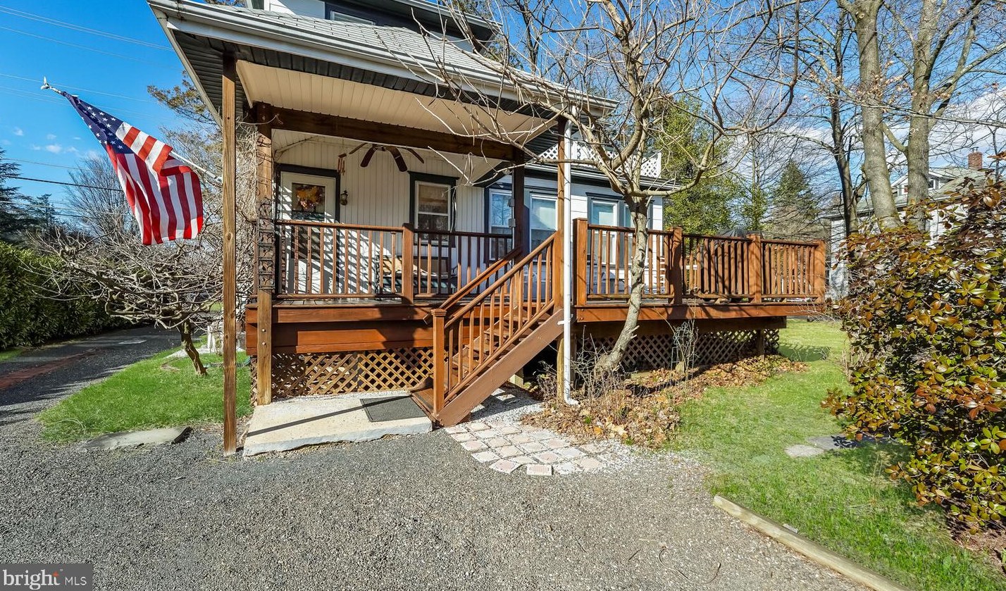 428 Maple Ave, Langhorne PA  19047-2726 exterior