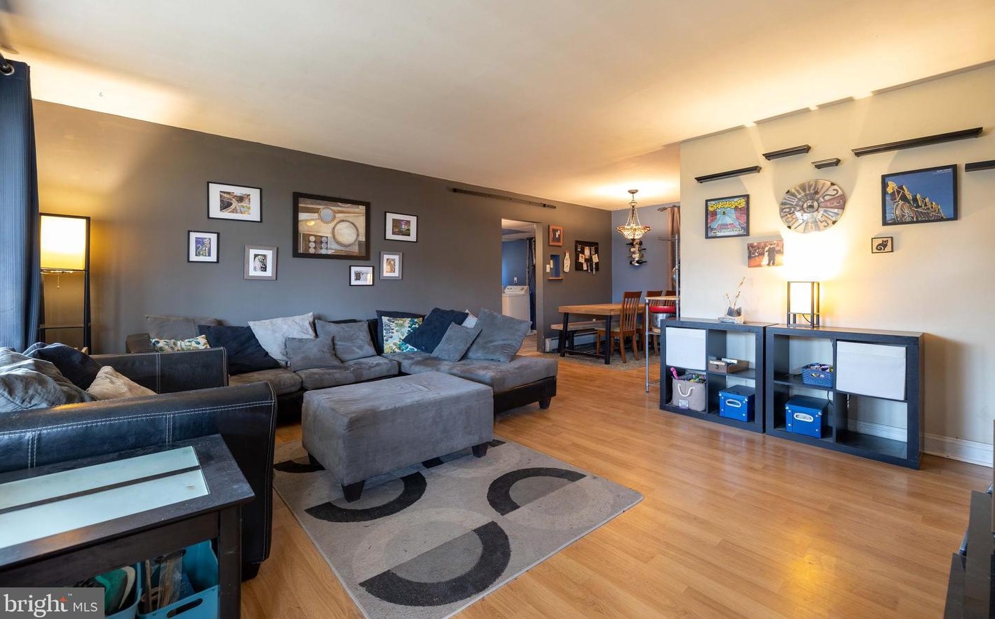 83 Indigo Rd, Levittown, PA 19057-2718