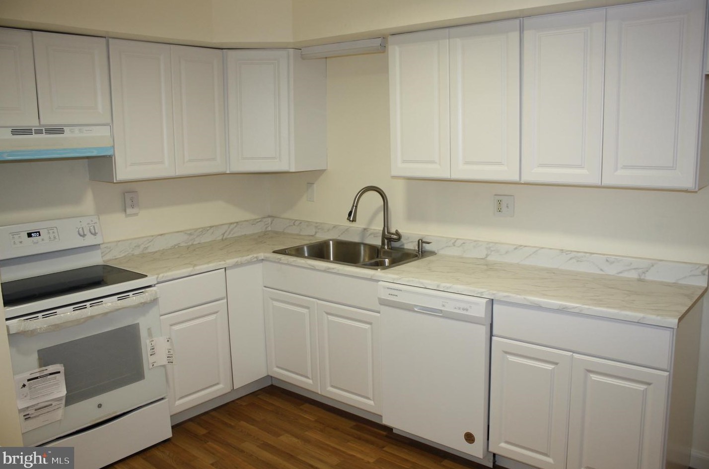 504 Barrington Ct, Sellersville, PA 18960