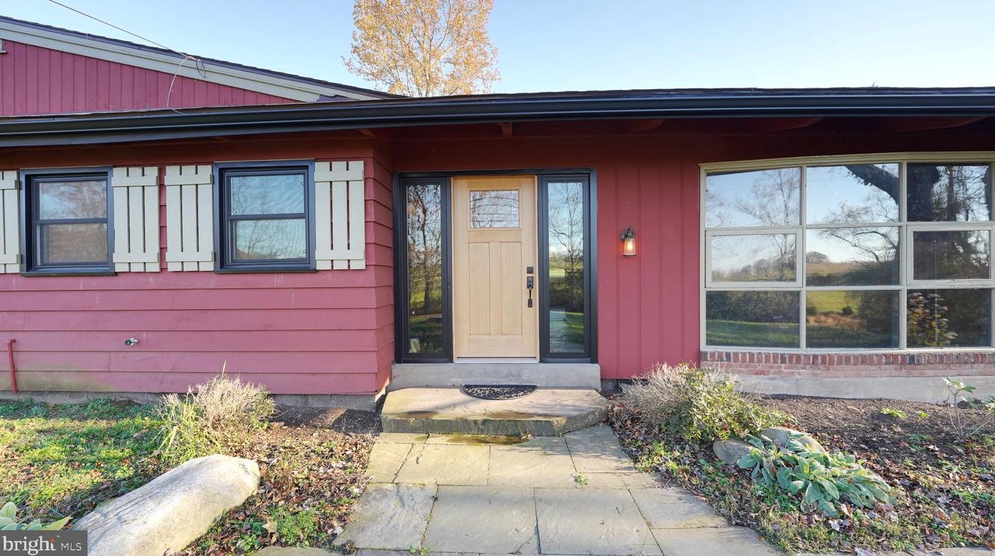 53 Iron Bridge Rd, Pipersville, PA 18947