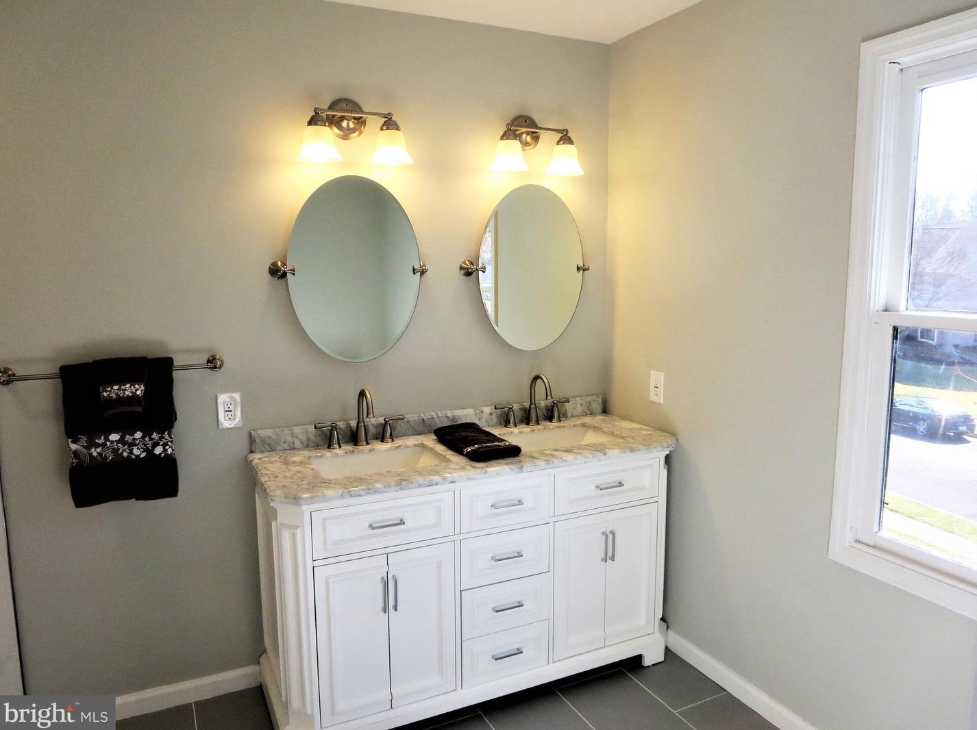 74 Bellwood Dr, Langhorne PA  19053-7215 exterior