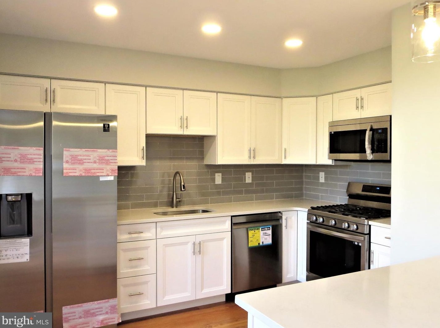 74 Bellwood Dr, Langhorne PA  19053-7215 exterior