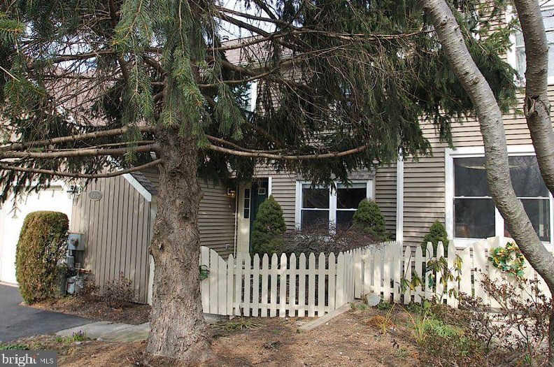 1606 Lakeview Cir, Yardley, PA 19067