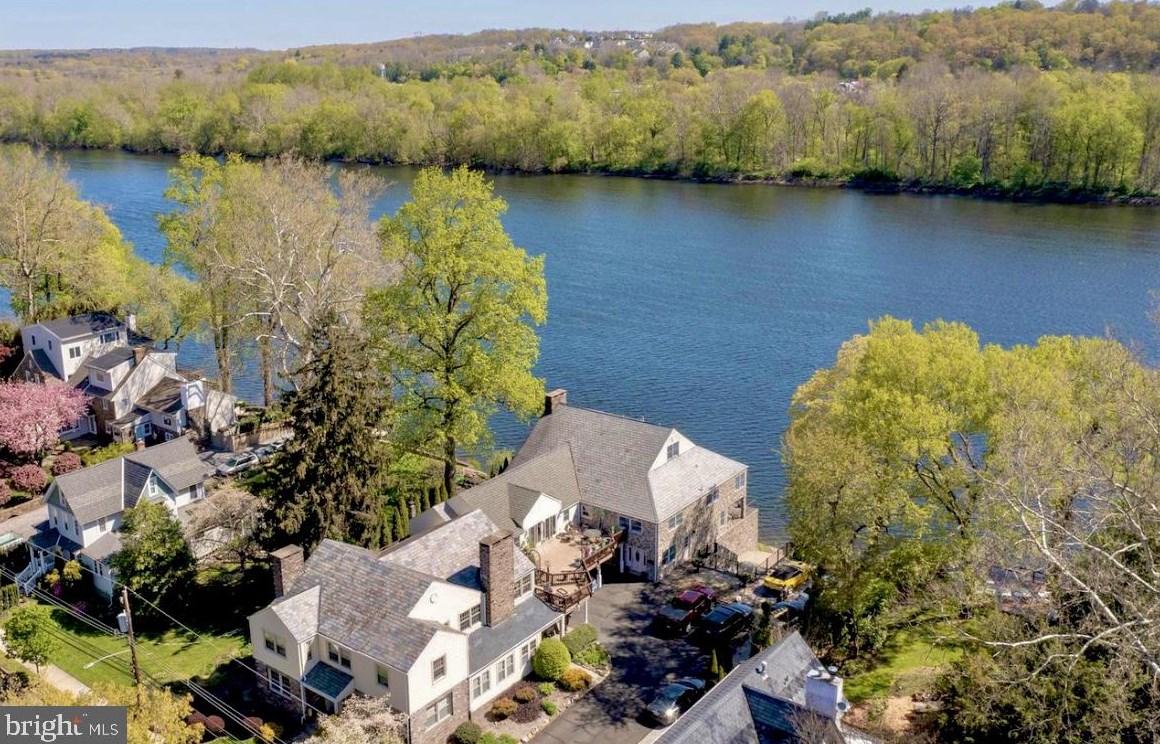 130 Main St, New Hope, PA 18938-1355