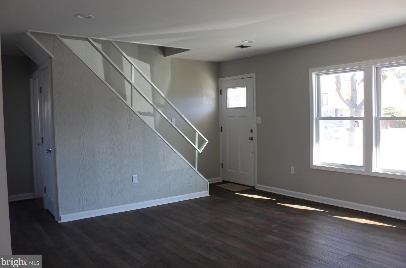 39 Jonquil Ln, Levittown, PA 19055
