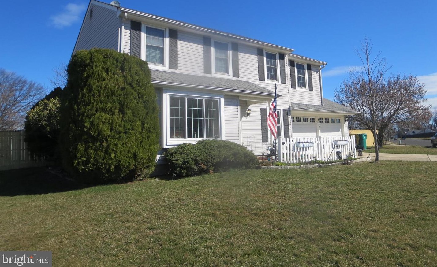 556 Fernwood Ln, Fairless Hills, PA 19030