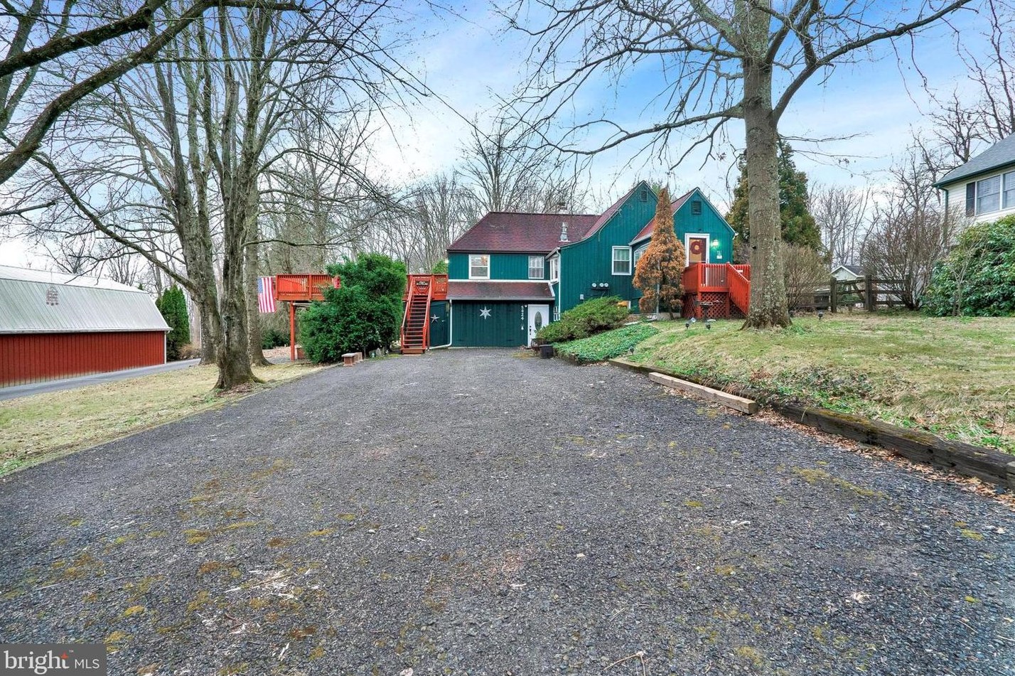 5424 Silo Hill Rd, Gardenville, PA