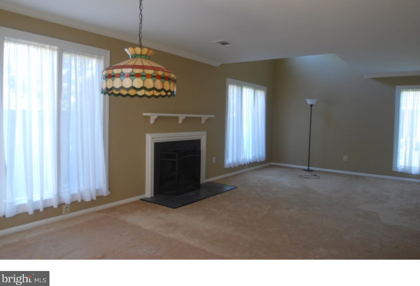 125 Westbury Ct, Gardenville PA  18901-2512 exterior