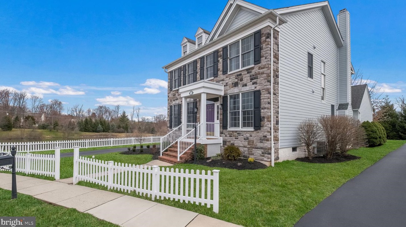 233 Cambridge Pl, Chalfont, PA 18914