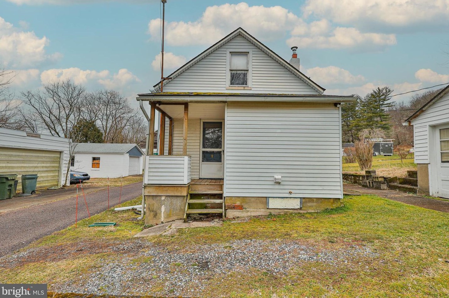 3061 Blacksmith Way, Hellertown, PA 18055