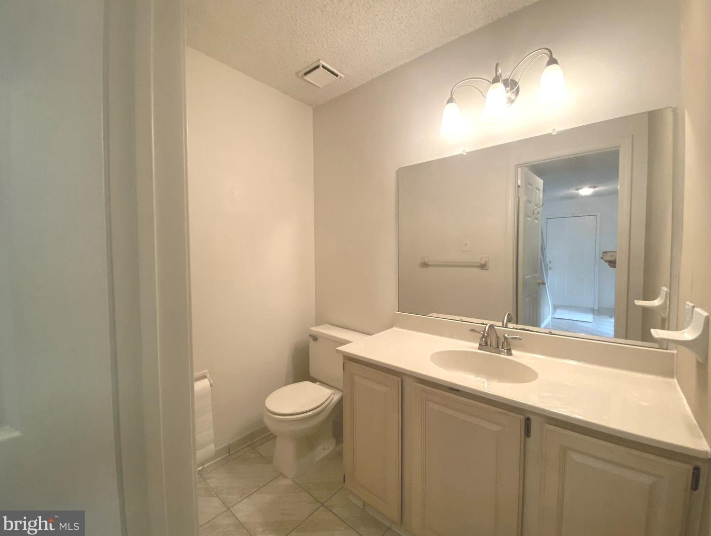 54 Magnolia Dr, Upper Makefield PA  18940-9236 exterior