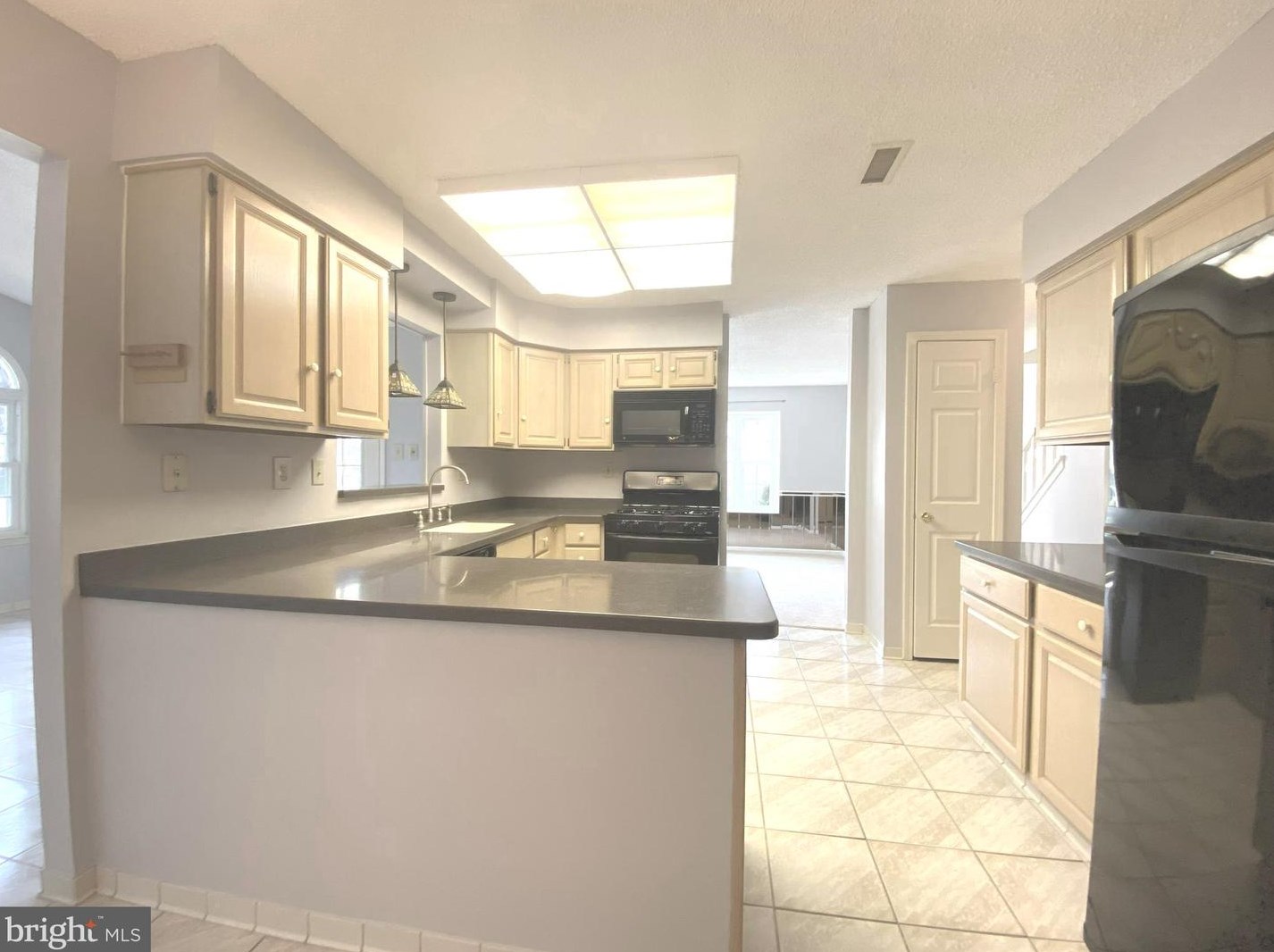 54 Magnolia Dr, Upper Makefield PA  18940-9236 exterior