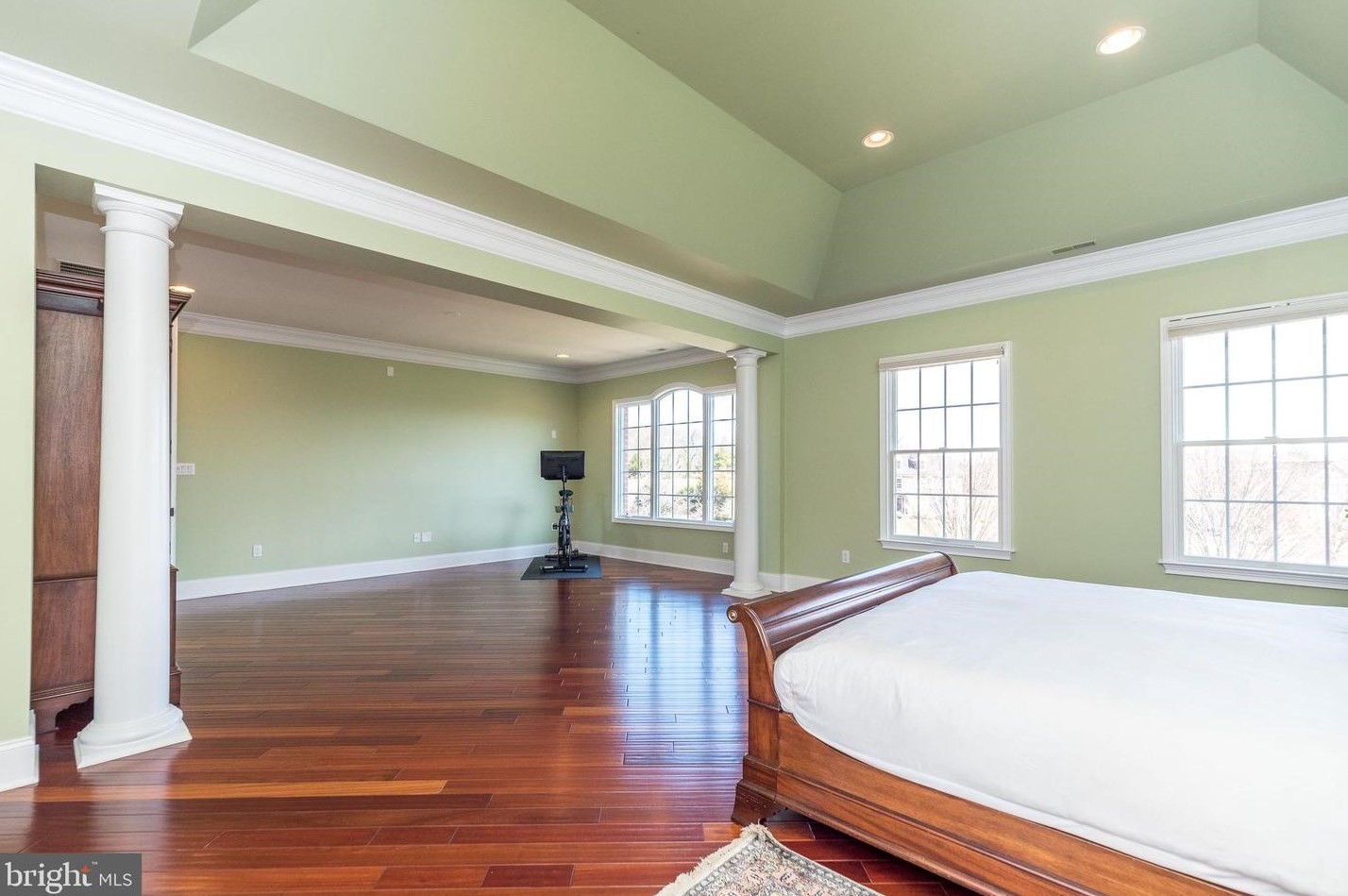 11 Holme Ct, Upper Makefield PA  18940-3024 exterior