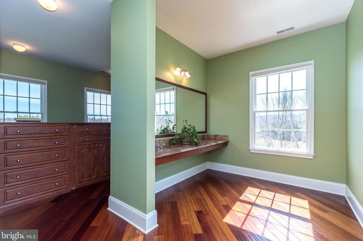 11 Holme Ct, Upper Makefield PA  18940-3024 exterior