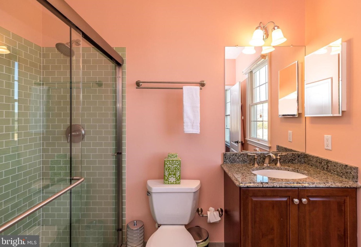 11 Holme Ct, Upper Makefield PA  18940-3024 exterior