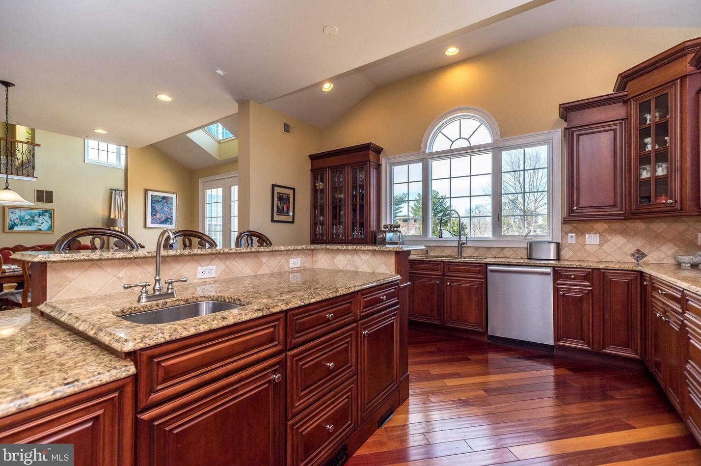 11 Holme Ct, Upper Makefield PA  18940-3024 exterior