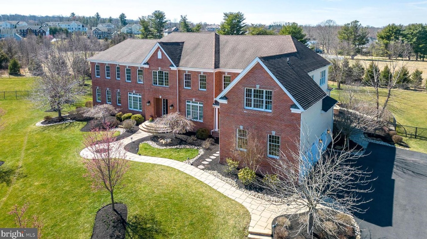 11 Holme Ct, Upper Makefield PA  18940-3024 exterior