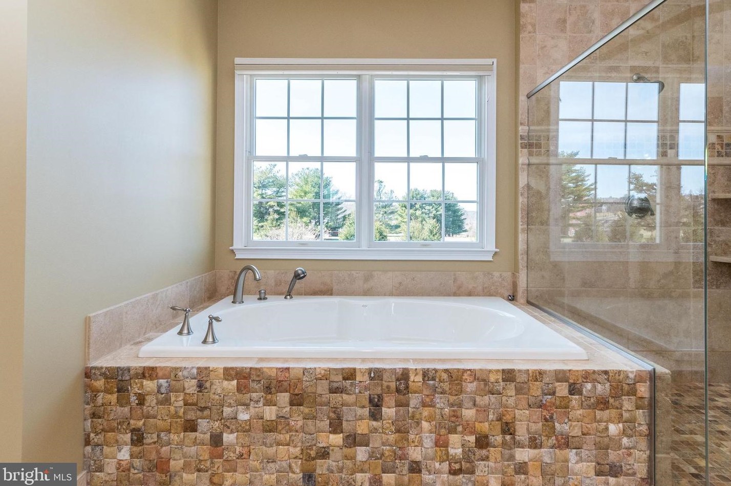 11 Holme Ct, Upper Makefield PA  18940-3024 exterior