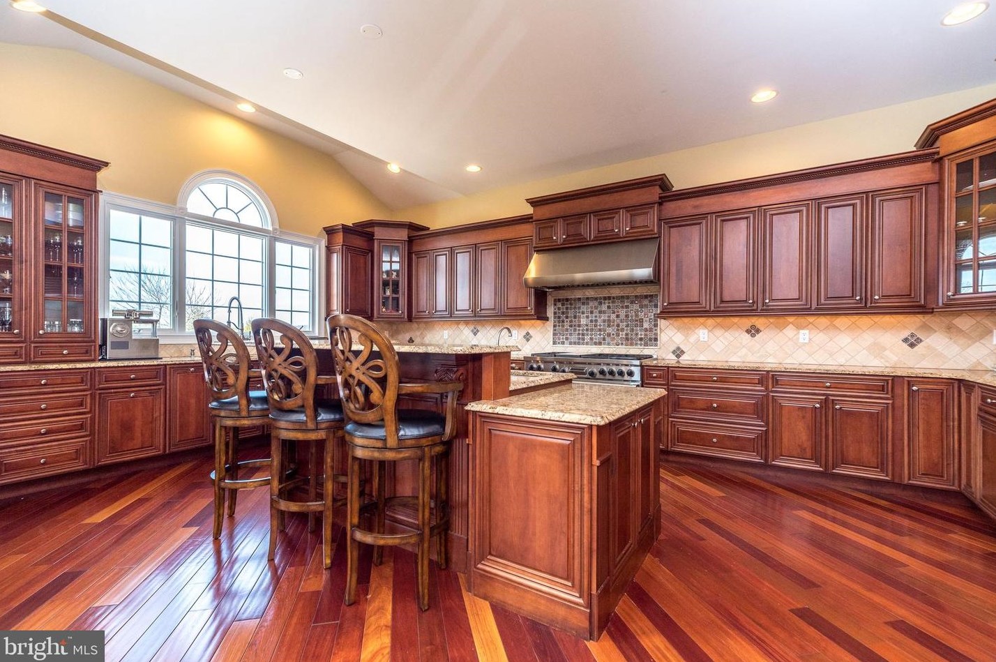 11 Holme Ct, Upper Makefield PA  18940-3024 exterior