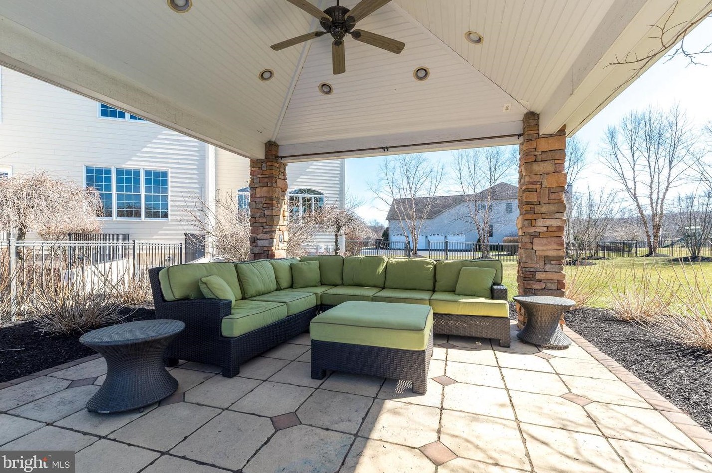 11 Holme Ct, Upper Makefield PA  18940-3024 exterior