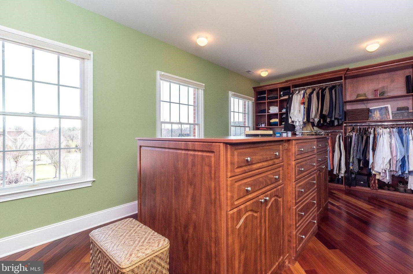 11 Holme Ct, Upper Makefield PA  18940-3024 exterior