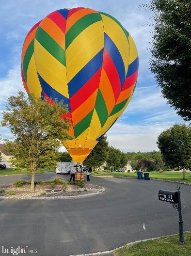 11 Holme Ct, Upper Makefield PA  18940-3024 exterior