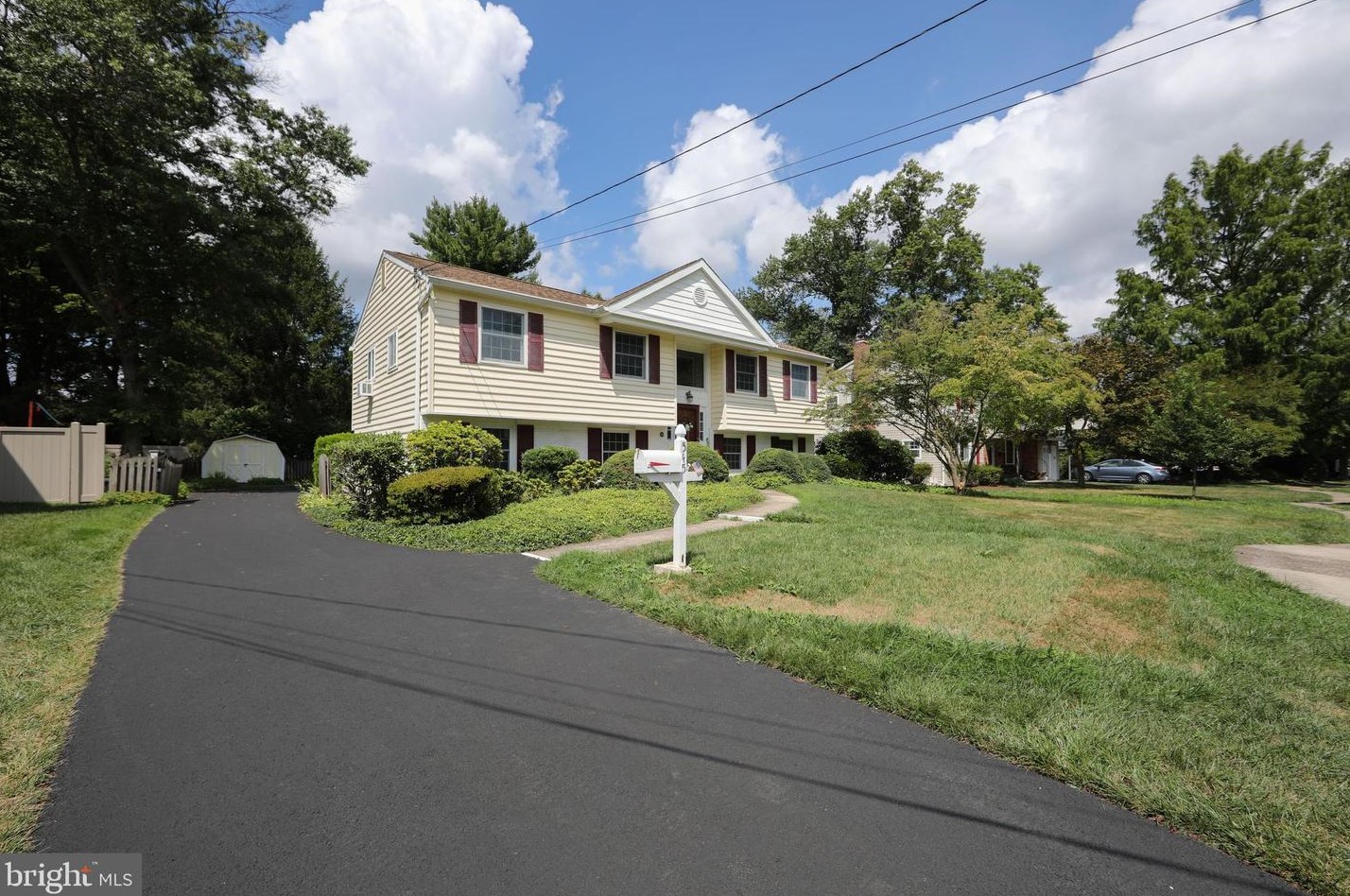 545 Maple Ave, Gardenville, PA