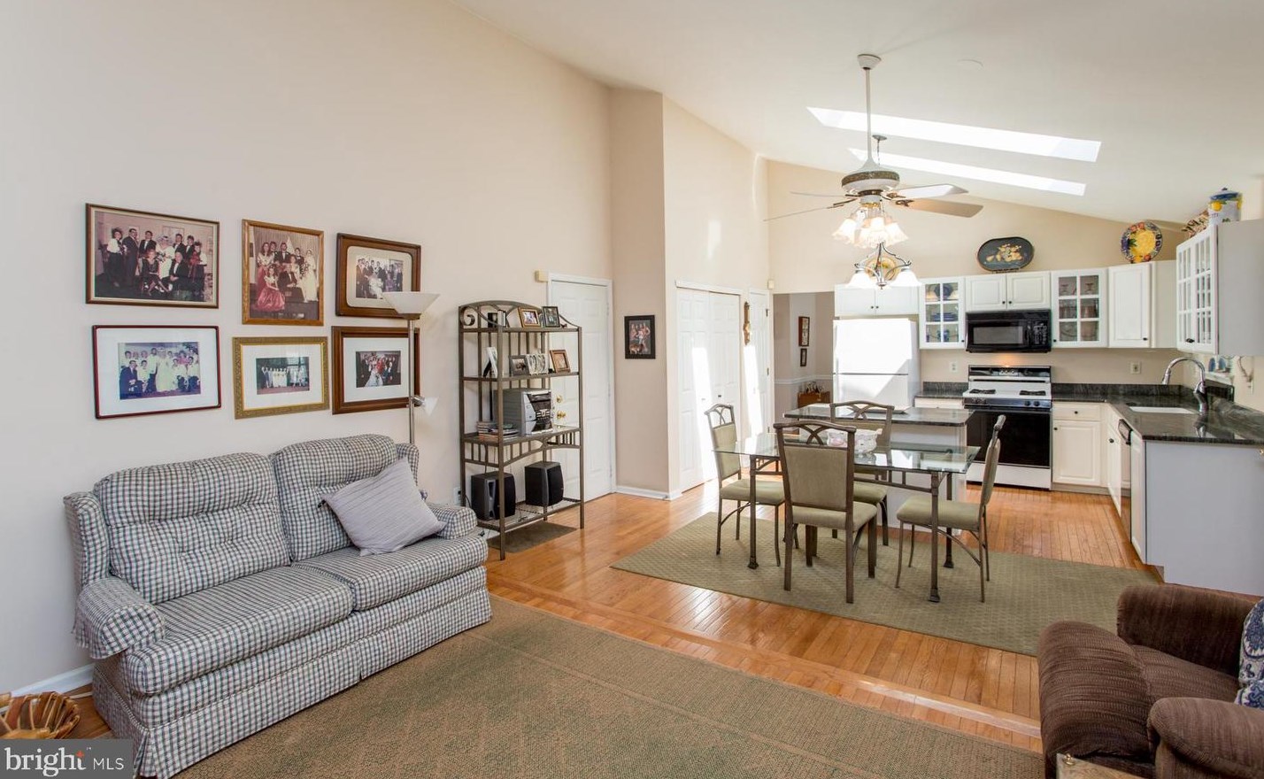 98 Steeplechase Dr, Gardenville PA  18901-5714 exterior