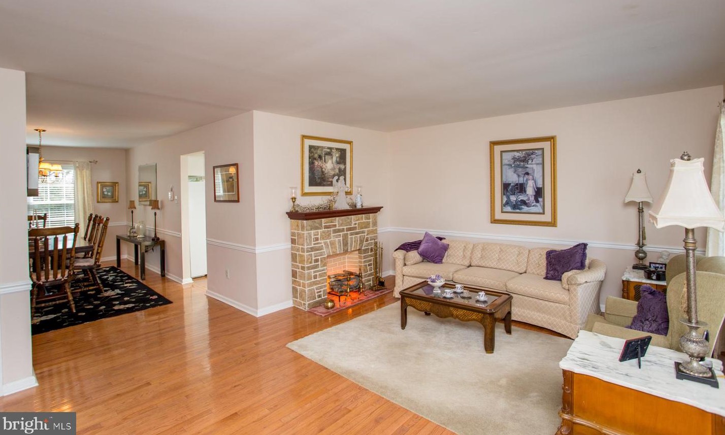 98 Steeplechase Dr, Gardenville PA  18901-5714 exterior