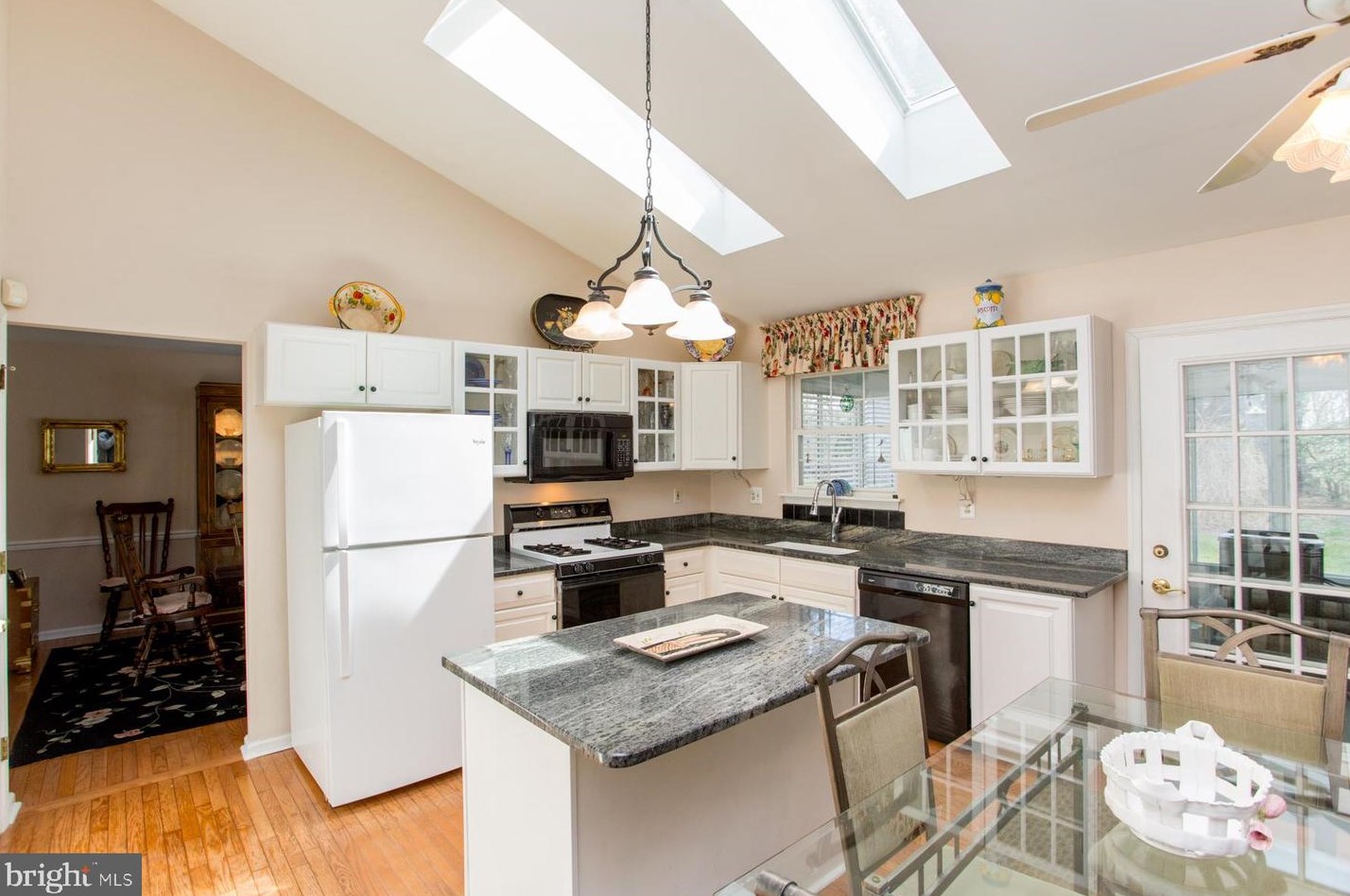 98 Steeplechase Dr, Gardenville PA  18901-5714 exterior