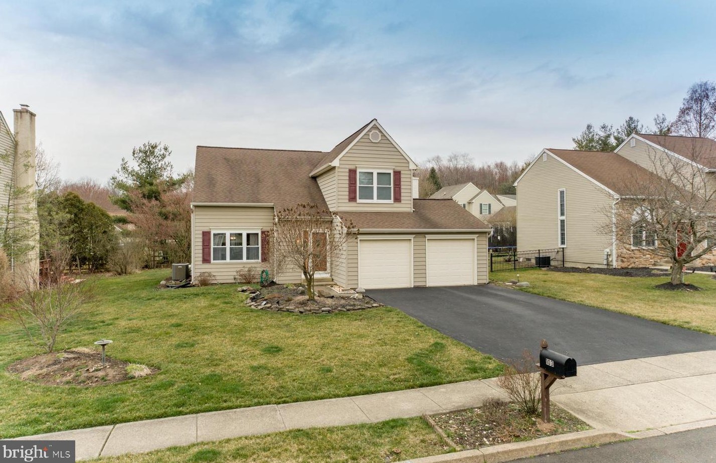 103 Sheffield Ct, Chalfont, PA 18914-2118