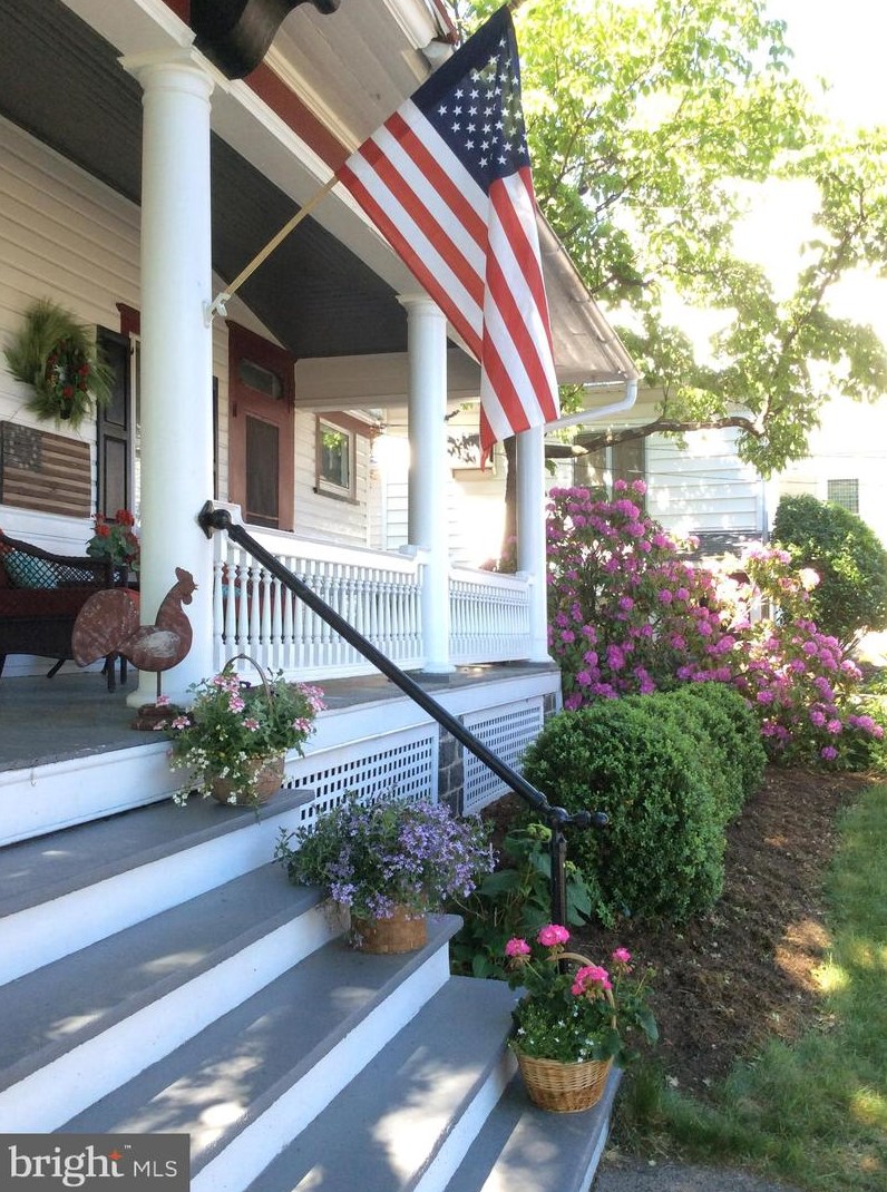 27 Green St, Sellersville PA  18960-2407 exterior