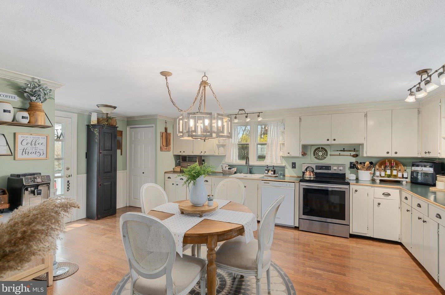 27 Green St, Sellersville PA  18960-2407 exterior