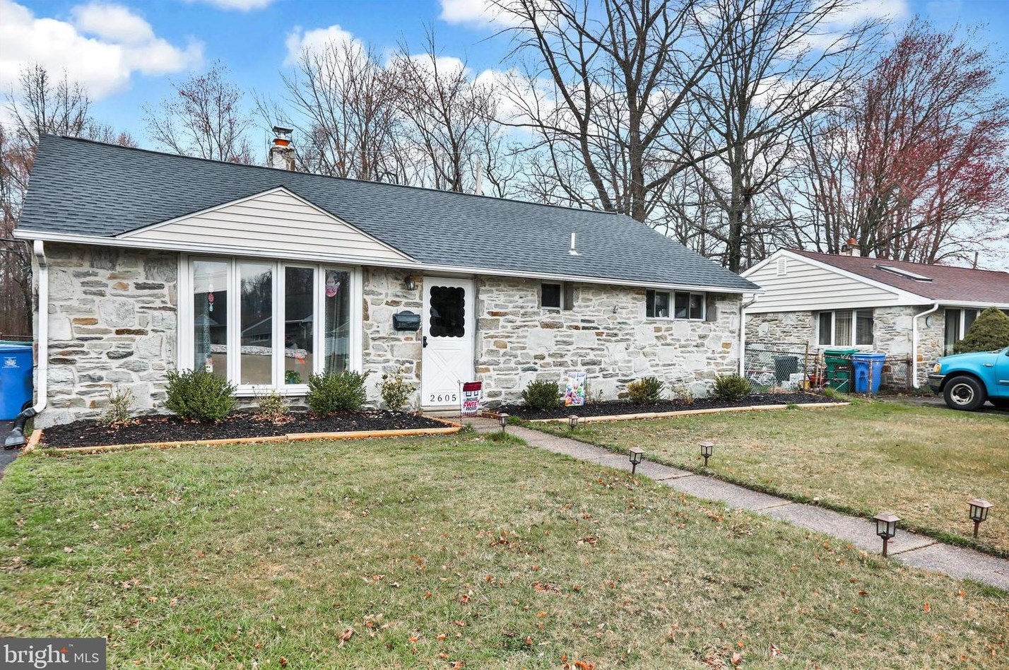 2605 Woodlawn Dr, Edgely PA  19007-2035 exterior
