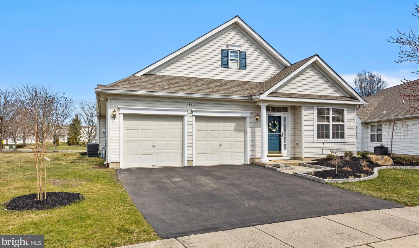 44 Sagebrush Ln, Langhorne, PA 19047
