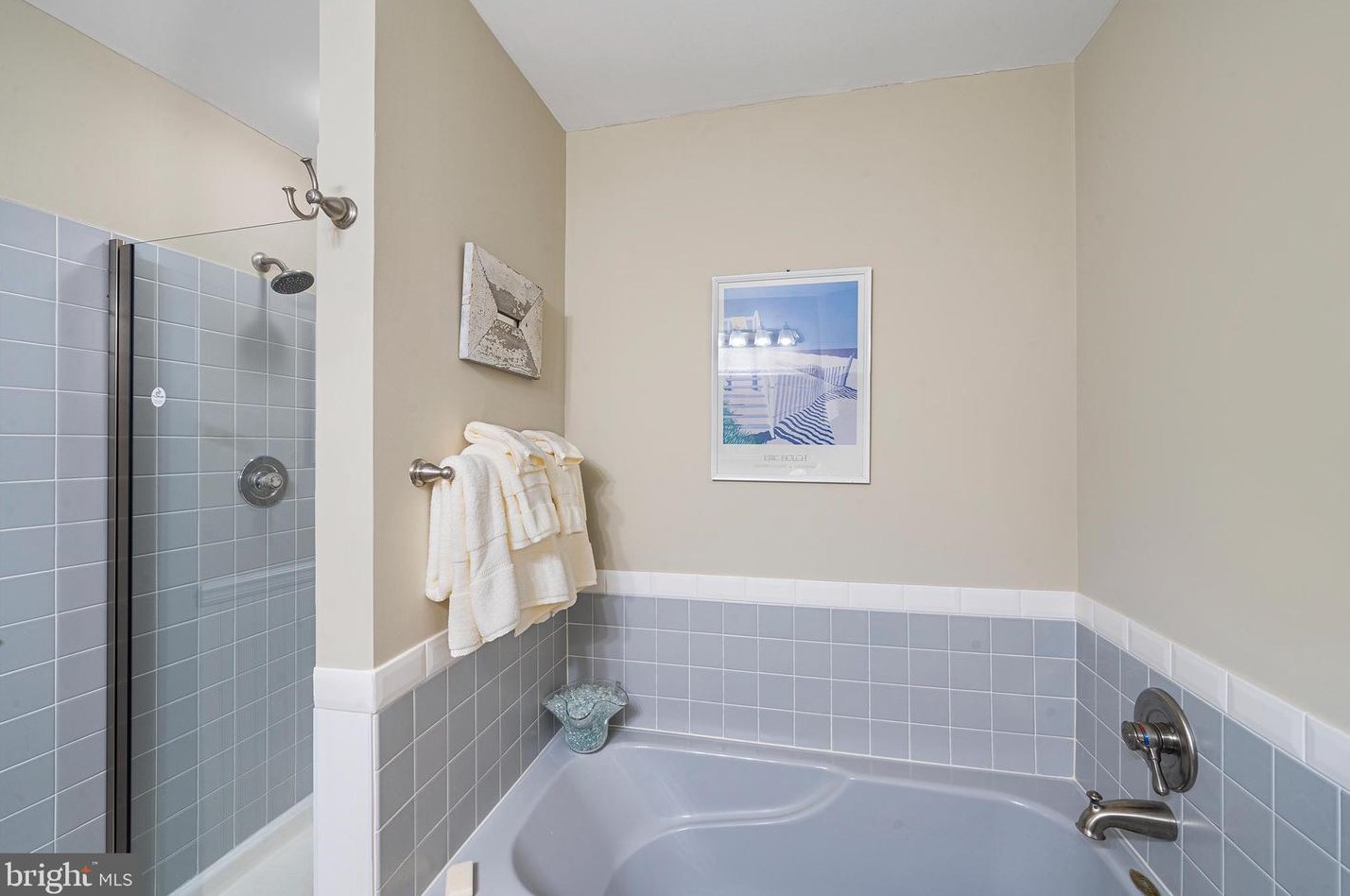 33 Cypress Pl, Upper Makefield PA  18940-9272 exterior