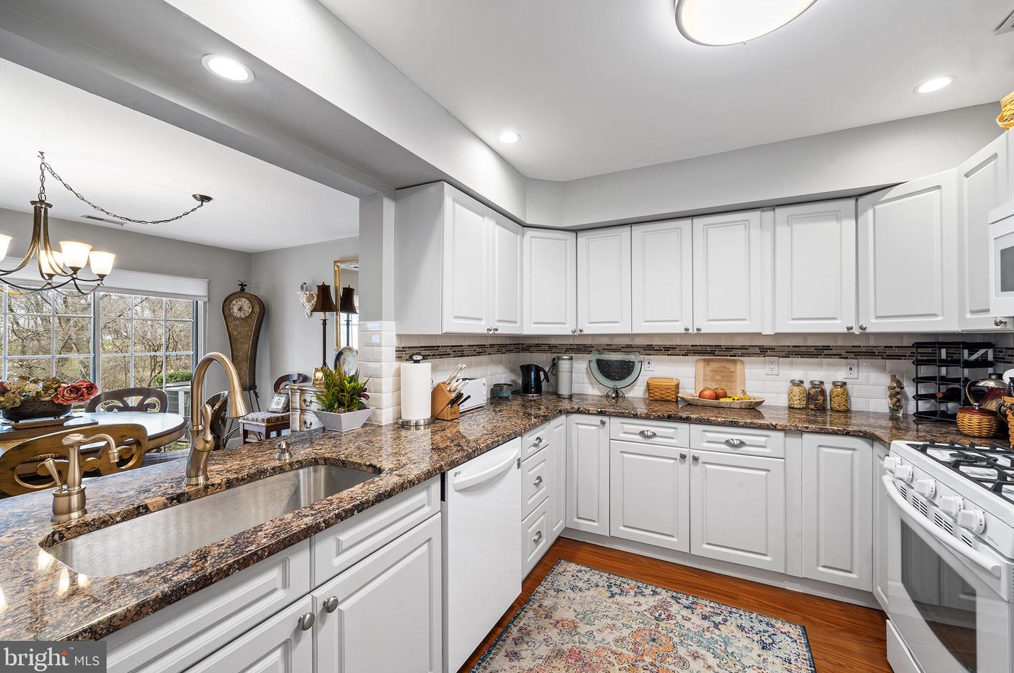 33 Cypress Pl, Upper Makefield PA  18940-9272 exterior