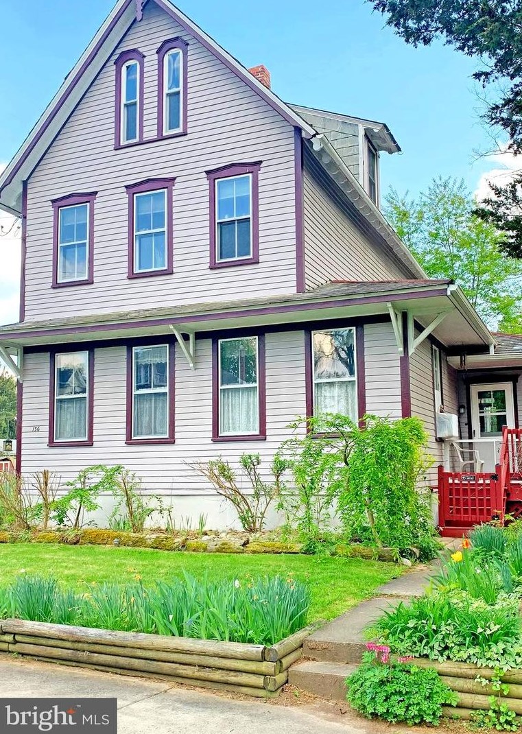 136 Sycamore Rd, Riegelsville, PA 18077
