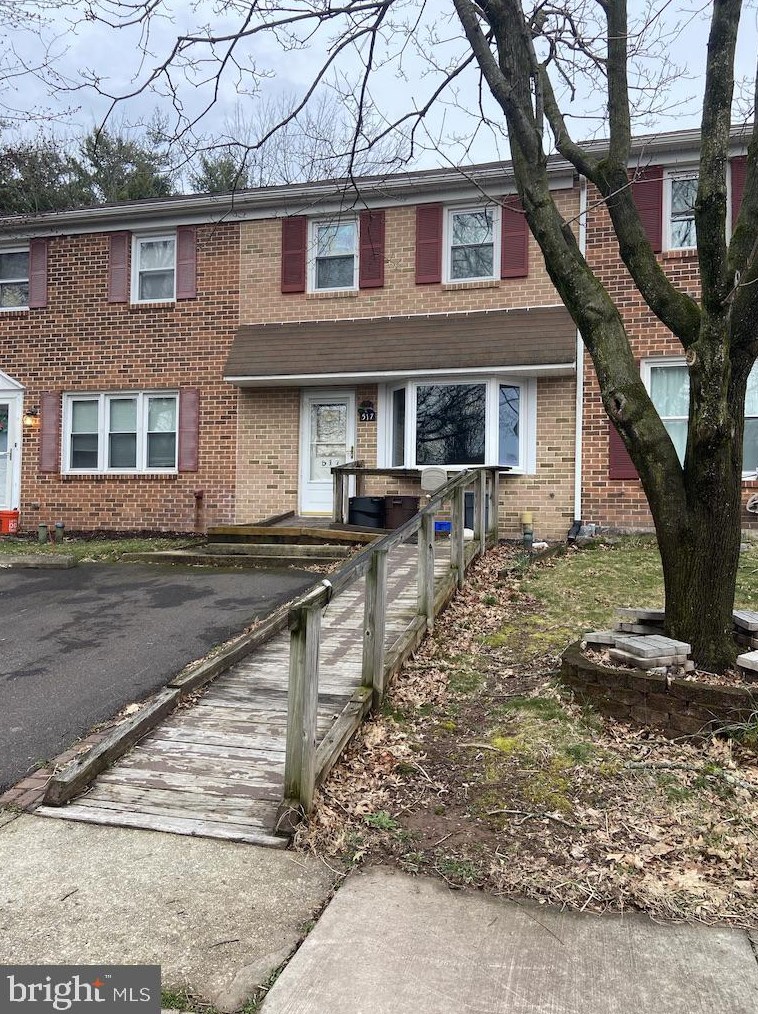 517 Portsmouth Ct, Sellersville, PA 18960-2152