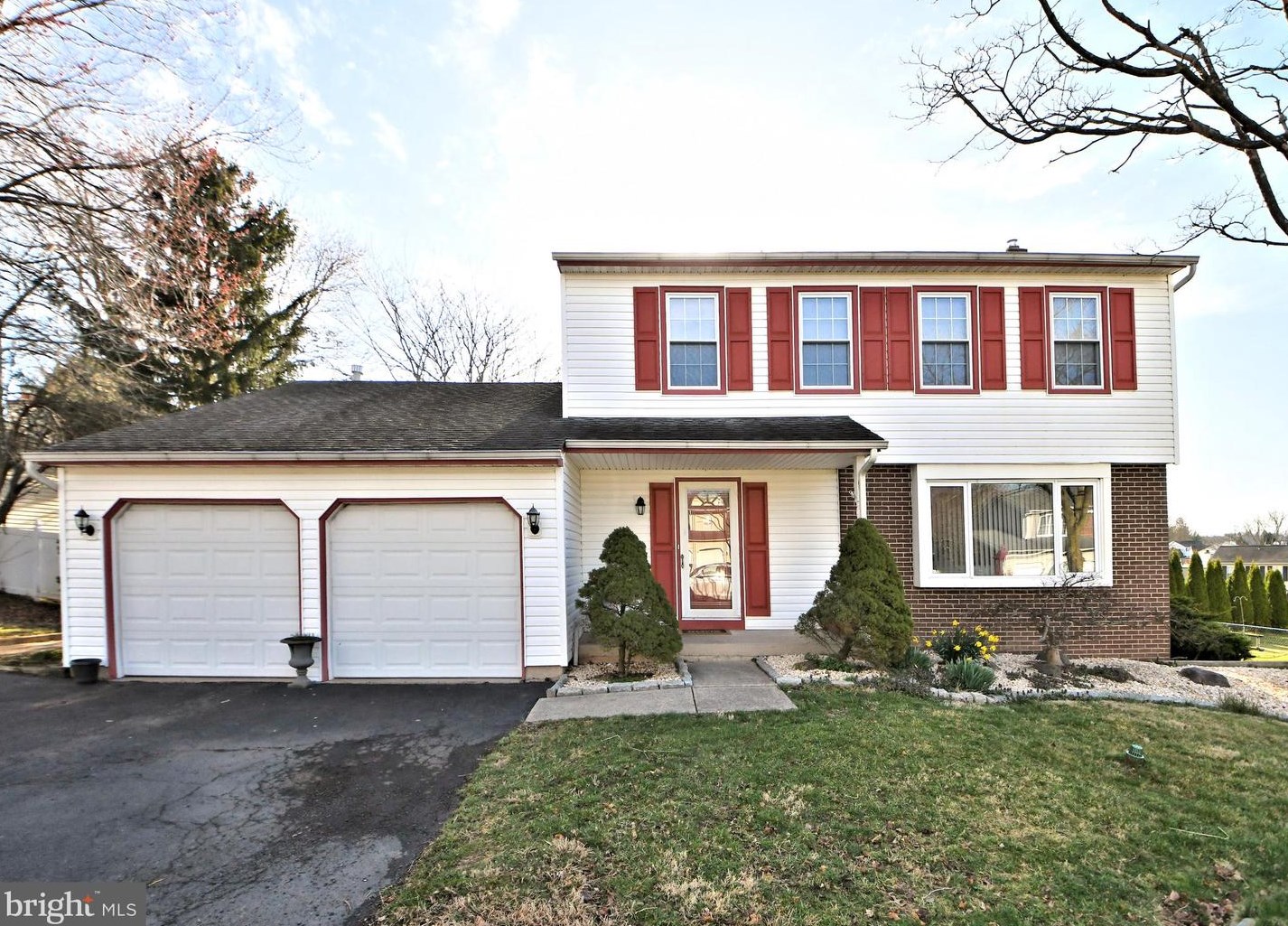 38 Hampton Dr, Langhorne, PA 19047