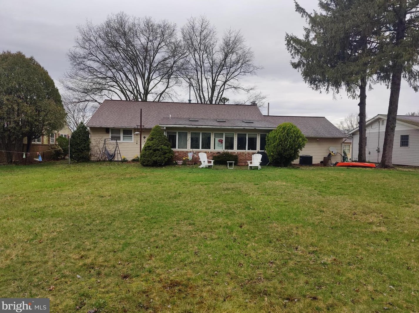 15 Dill Ave, Perkasie, PA 18944-1614
