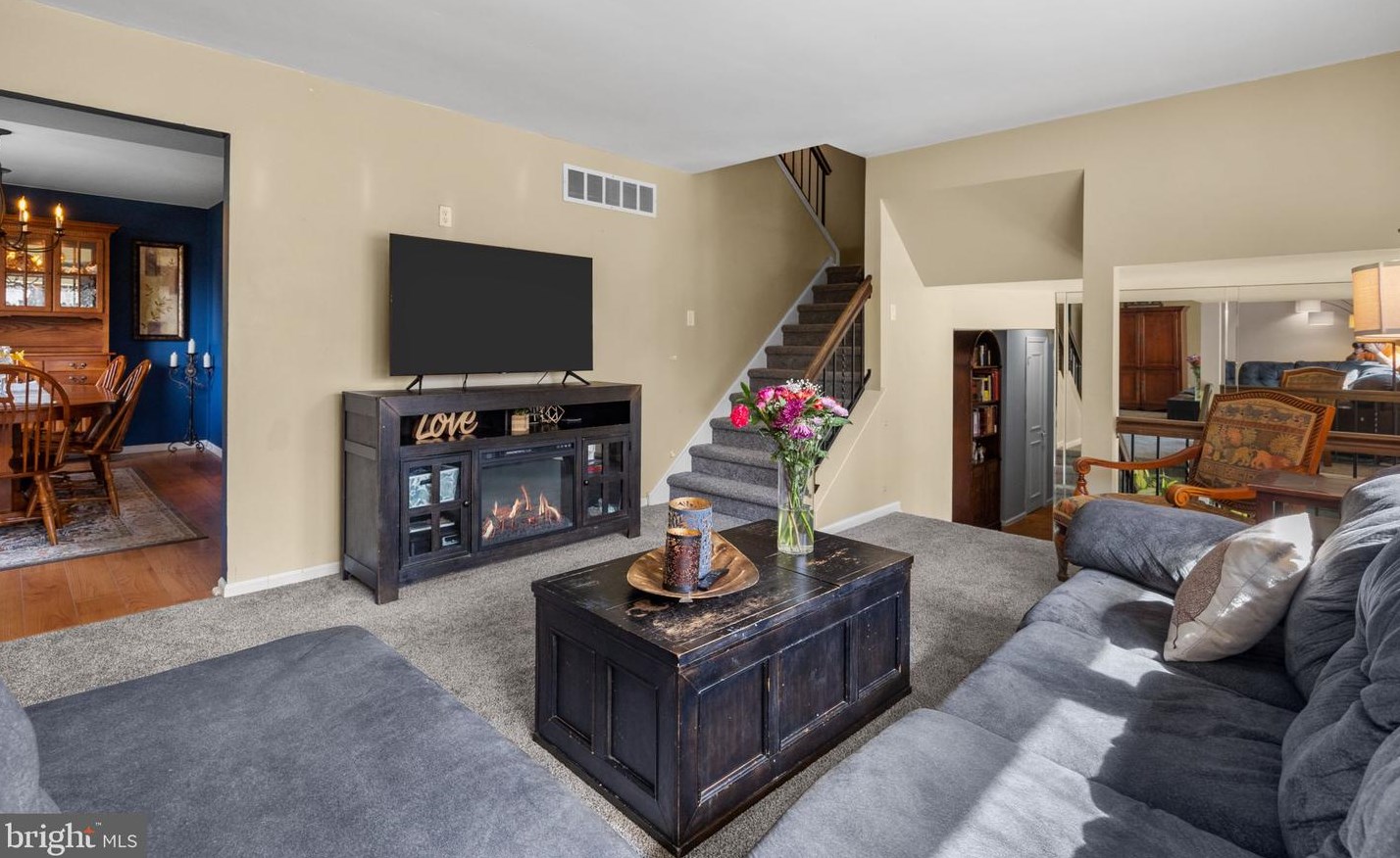 17 Connover Pl, Upper Makefield PA  18940-1117 exterior