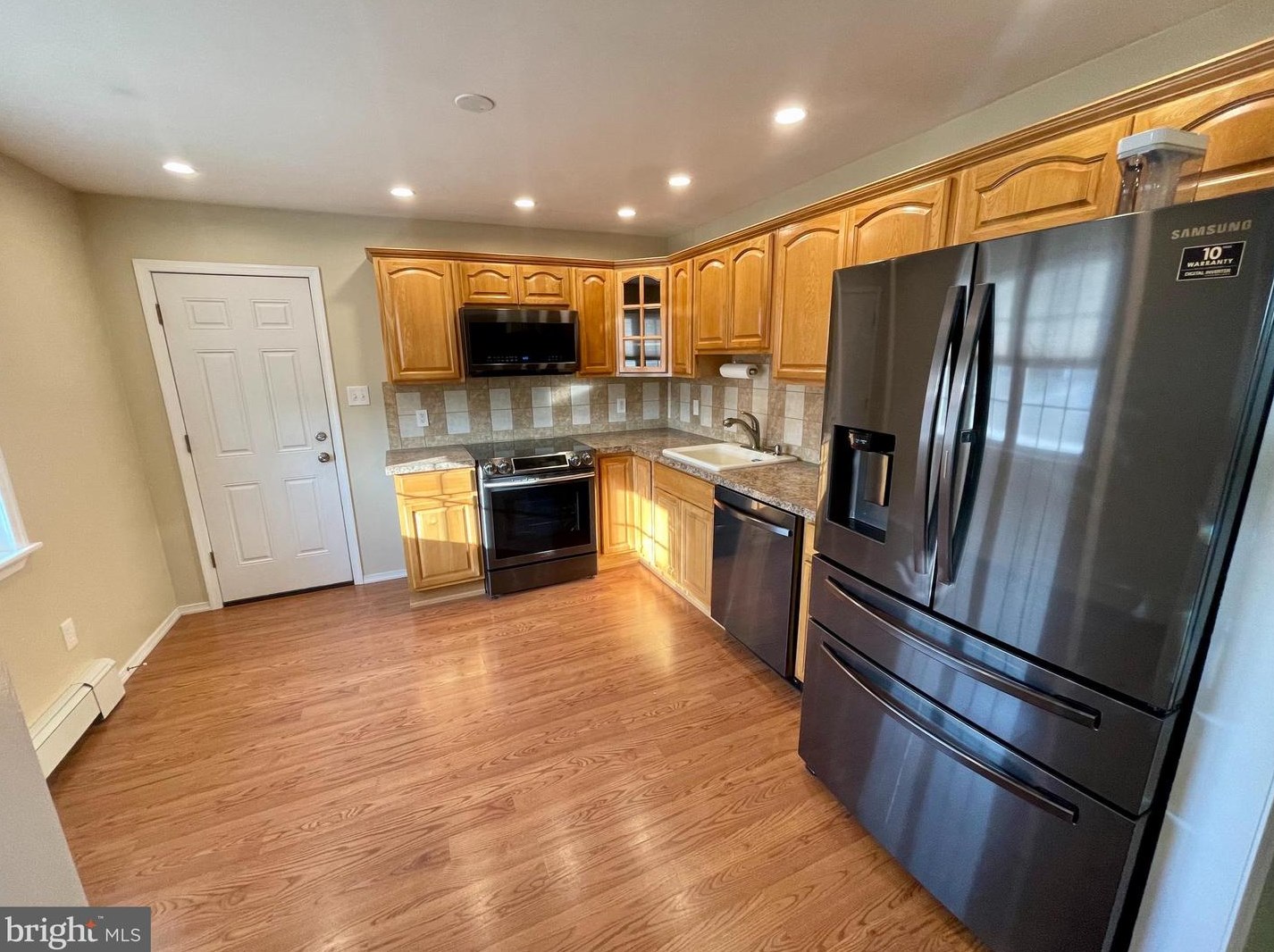 34 Shepherd Ln, Levittown PA  19055-2011 exterior