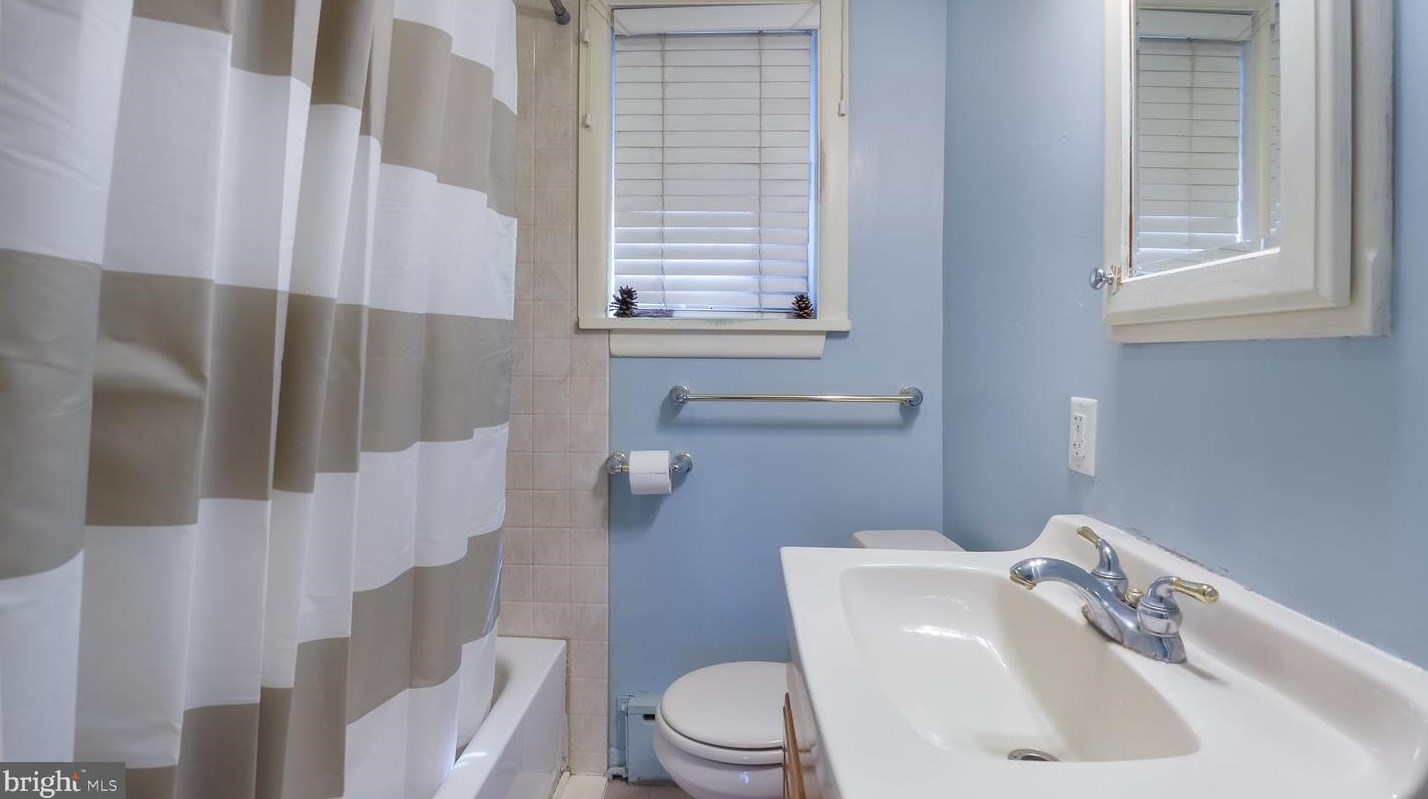 3061 Swamp Rd, Gardenville PA  18902-1673 exterior